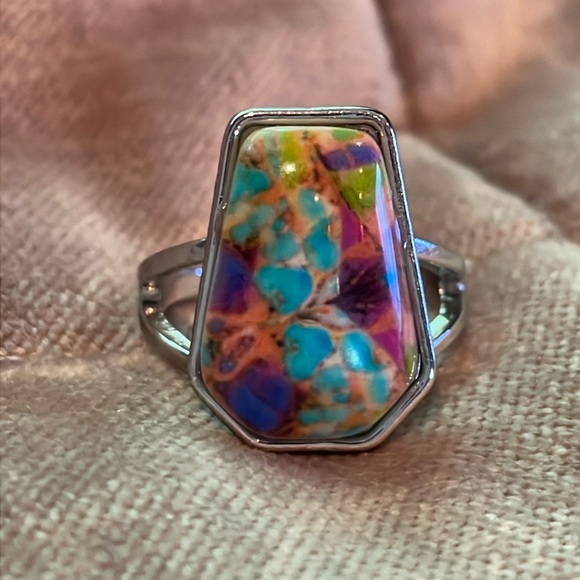 Multicolored Abstract Resin Fashion Ring Size 8.25 - Picture 1 of 7